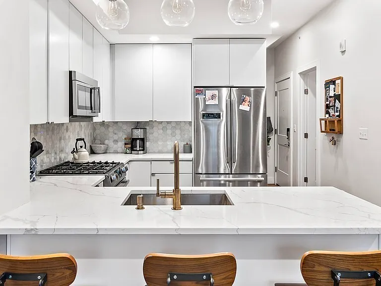 303 Sumner St #3R — Photo 13