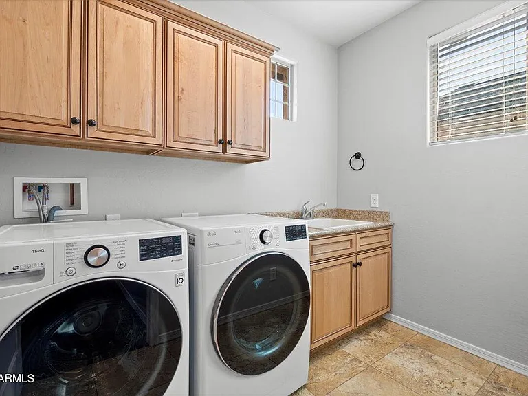 3734 E Matthew Dr — Photo 21