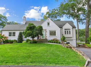 14 Dill Rd, Fairfield, CT 06824