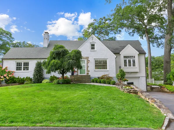 14 Dill Road, Fairfield, CT 06824