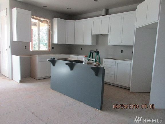 4th image of 9502 Vickery Ave E