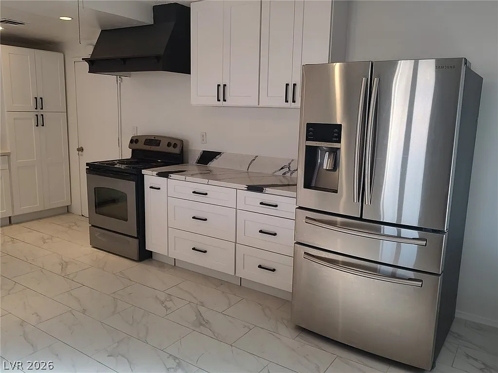 3 bed, 2.0 bath, 1452 sqft, $1,995 — Photo 3