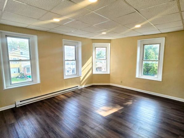 165 W Gordon St #2F