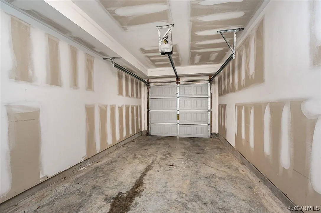 Building Photo - 1421 Kerr Dr #1421
