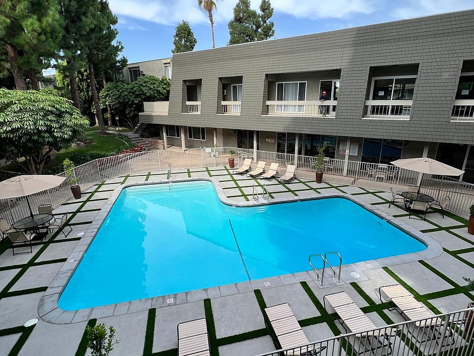1st image of 10720 Lakewood Blvd APT 101