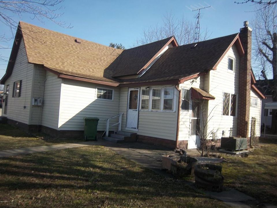 1st image of 405 W 5th St