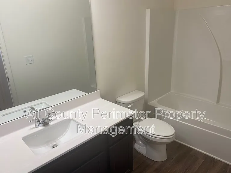 1117 Union Pacific Way — Photo 16