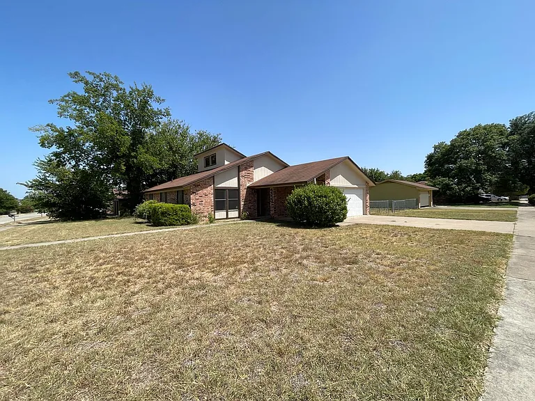 4502 Whitmire Ln — Photo 2