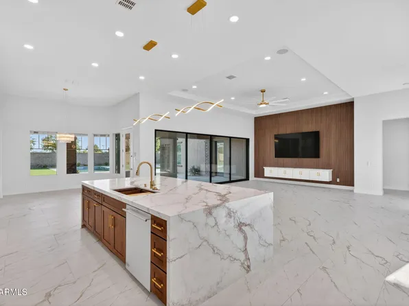 2285 E MEAD Drive, Gilbert, AZ 85298
