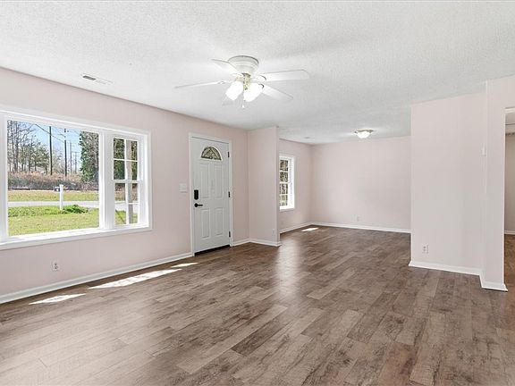 3rd image of 112 Newry Rd