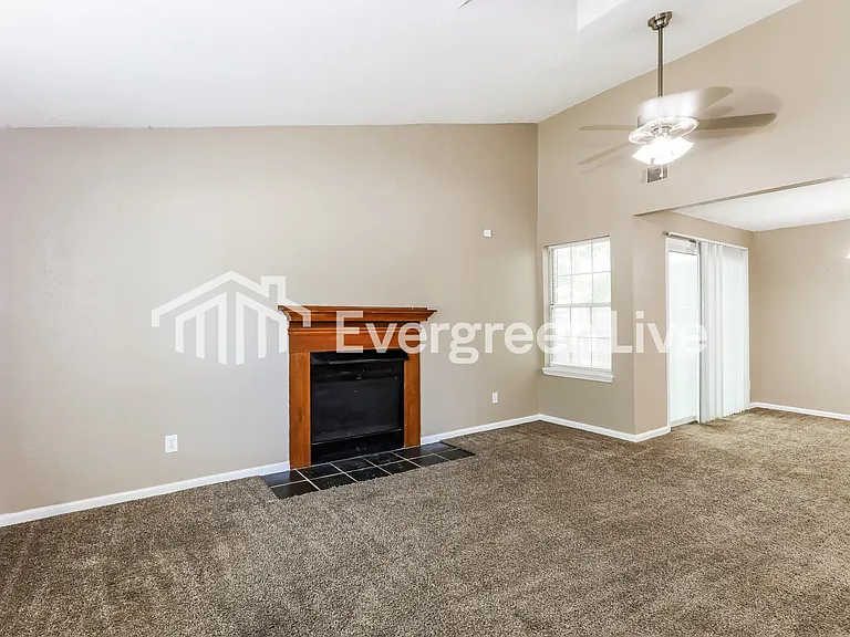 3652 Pebble Creek Dr — Photo 3