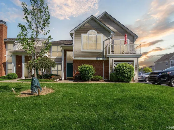4174 Berkshire Dr, Sterling Heights, MI 48314