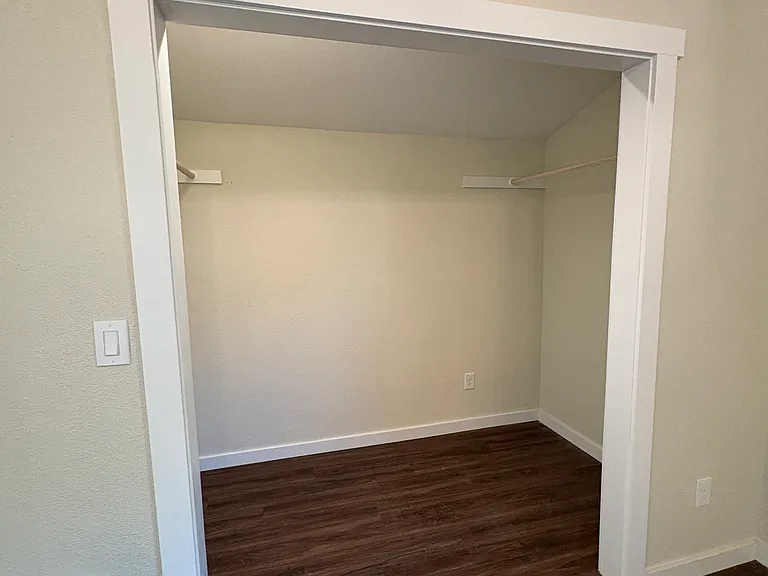 1460 Cascade Dr — Photo 14