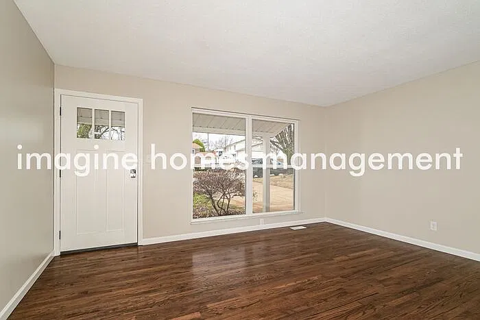 3 bed, 1.5 bath, 1126 sqft, $2,195 — Photo 4