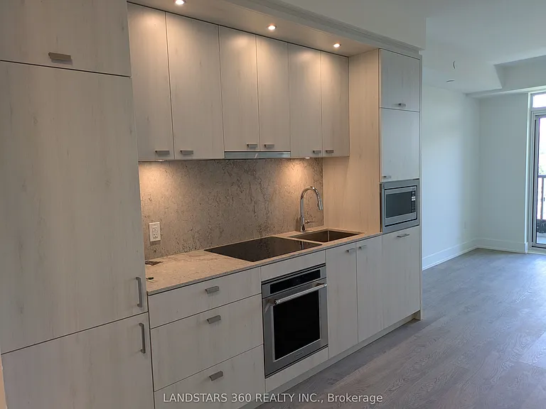 858 Dupont St #816 — Photo 8
