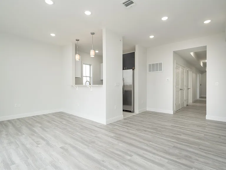 144 Bergen Ave #3D — Photo 10