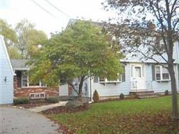 1st image of 14 Brentwood Cir