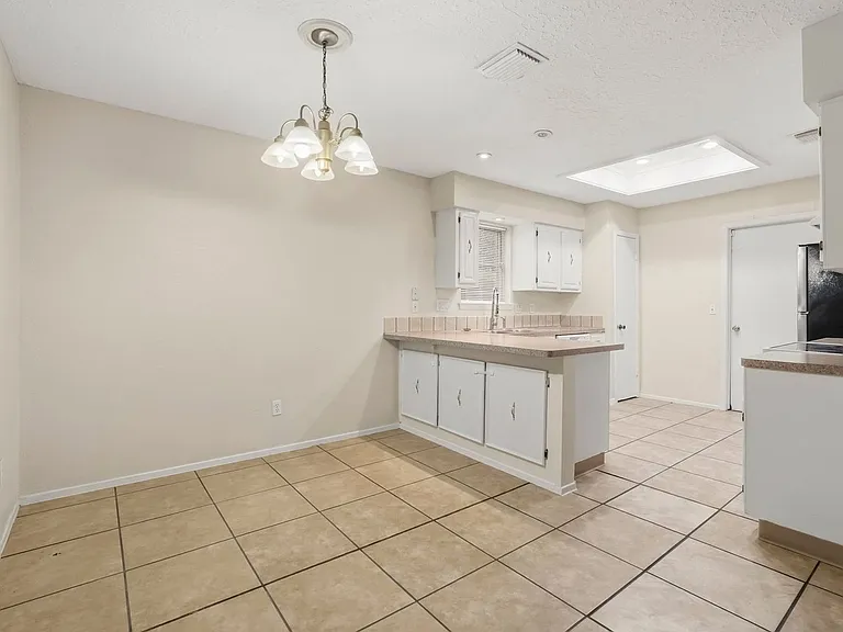 423 Pickford Dr — Photo 8