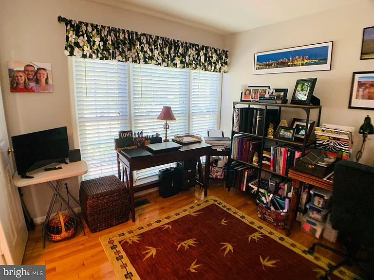 8604 Oak Chase Cir — Photo 15