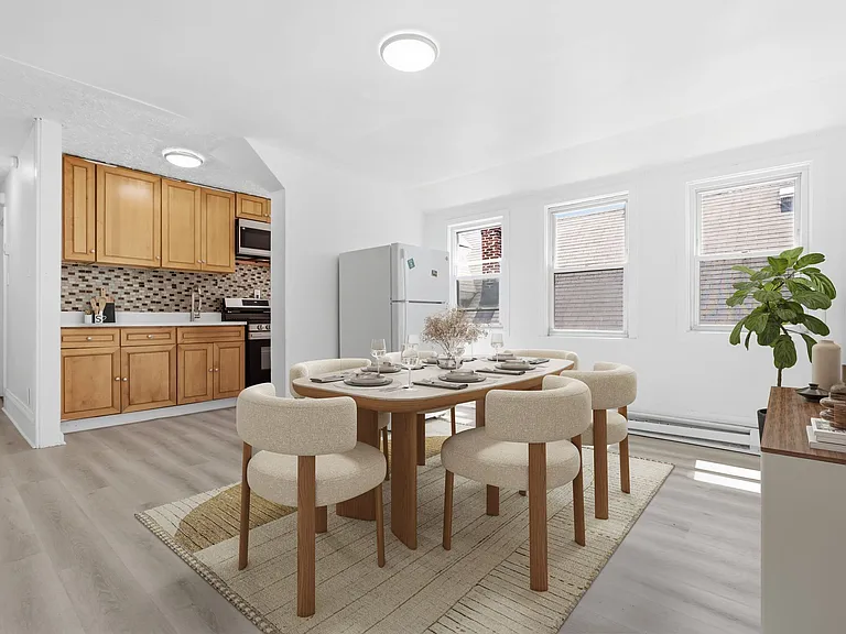 33 Greenbrier St #3 — Photo 2