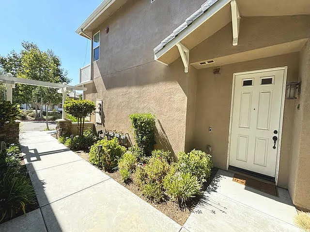 441 Nickel Creek Dr — Photo 2