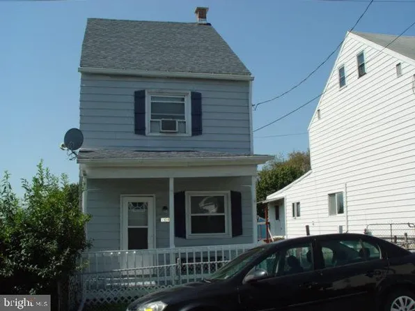 104 N Railroad Ave, Frackville, PA 17931