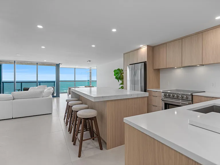10410 S Ocean Dr #906 — Photo 3