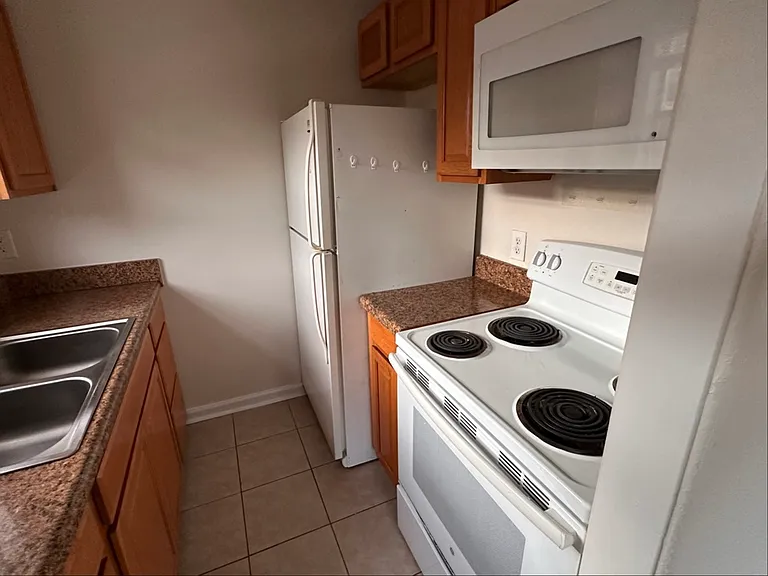 310 Washington Ave #A — Photo 4