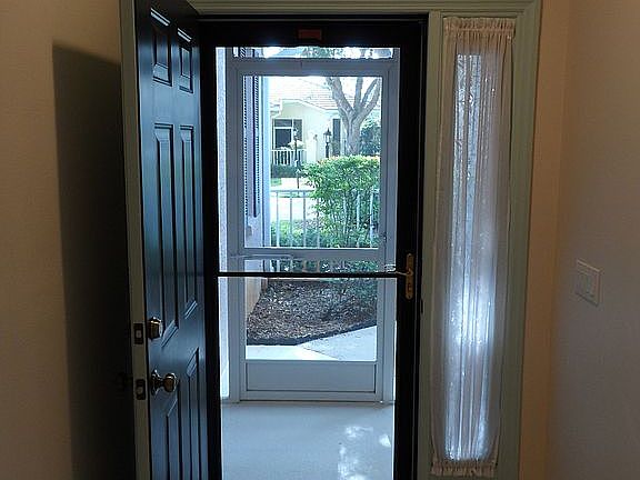 5th image of 907 Paisley Ct #13