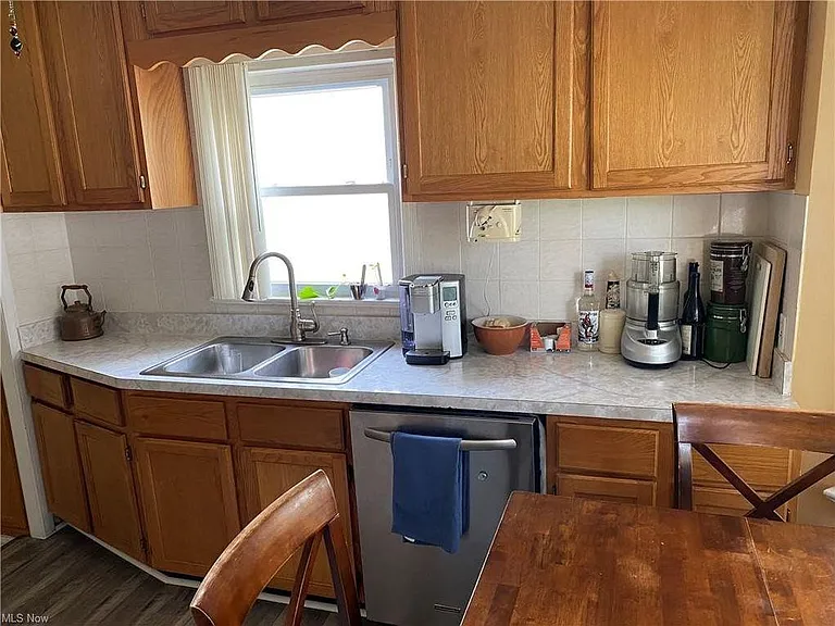 23717 E Oakland Rd — Photo 8