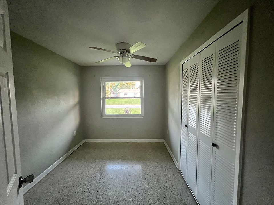 1st image of 2430 Lorna Dr