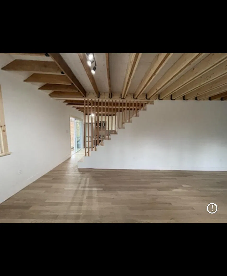 3 bed, 900 sqft, $2,000 — Photo 3
