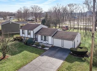 15 Clubhouse Dr, West Middlesex, PA 16159