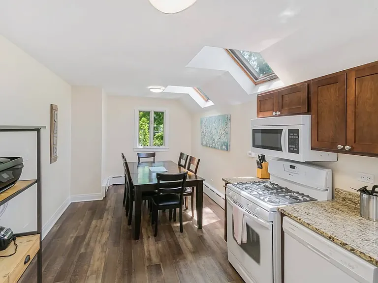 219 W Park Ave — Photo 6