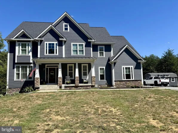 10 Cardinal Crest Dr, Fredericksburg, VA 22406