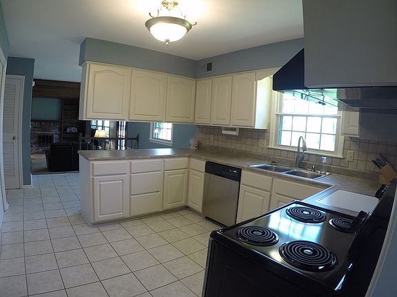 2nd image of 6330 Northwood Dr