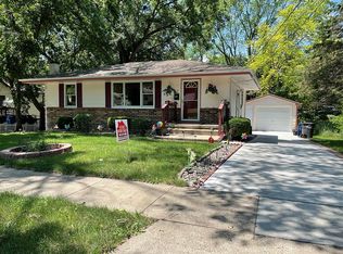 2620 61st St, Des Moines, IA 50322