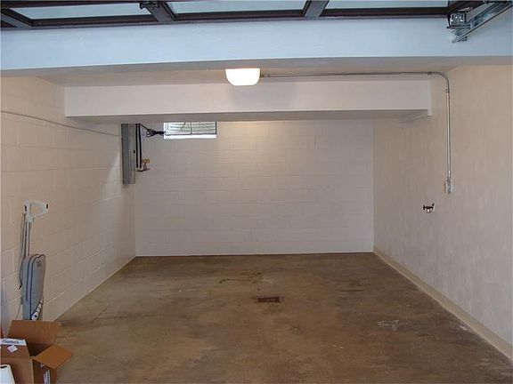 2nd image of 126 Canyon Ct