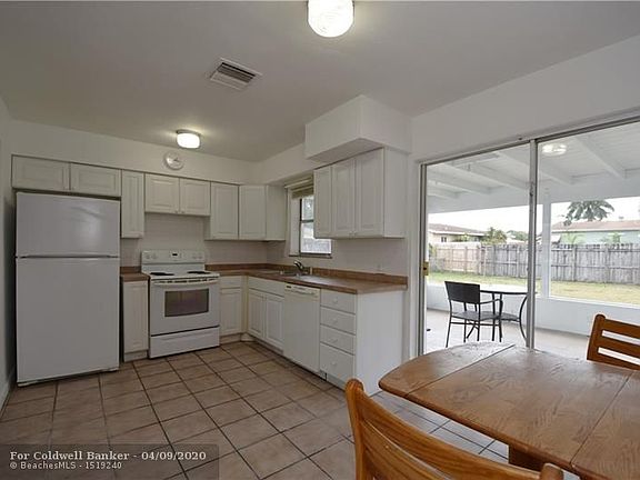 2nd image of 5409 NE 1st Ter