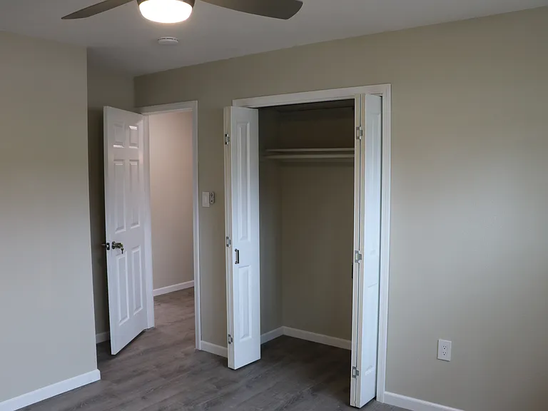 321 Elmwood Dr — Photo 18