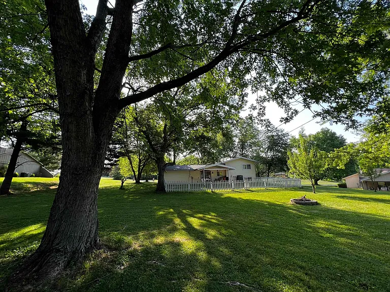 3745 N Armstrong Dr — Photo 4