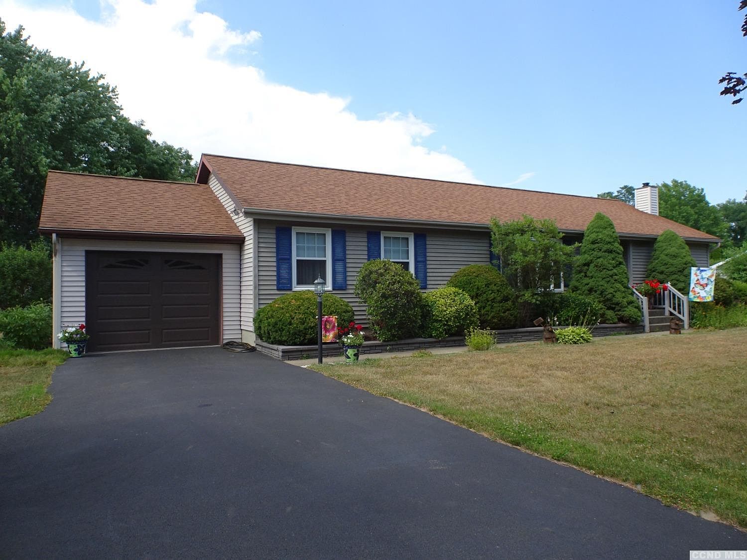 39 Rossman Cir, Hudson, NY 12534 Zillow