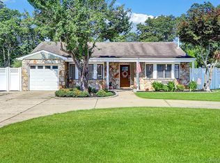 1039 Terry Rd, Lake Ronkonkoma, NY 11779