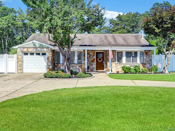 1039 Terry Road, Ronkonkoma, NY 11779