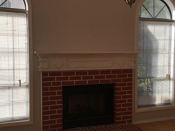 3rd image of 824 Leland Ct