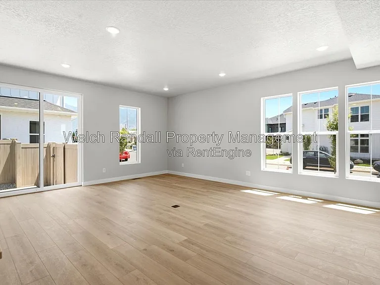 1452 N Pleasant View Dr — Photo 3