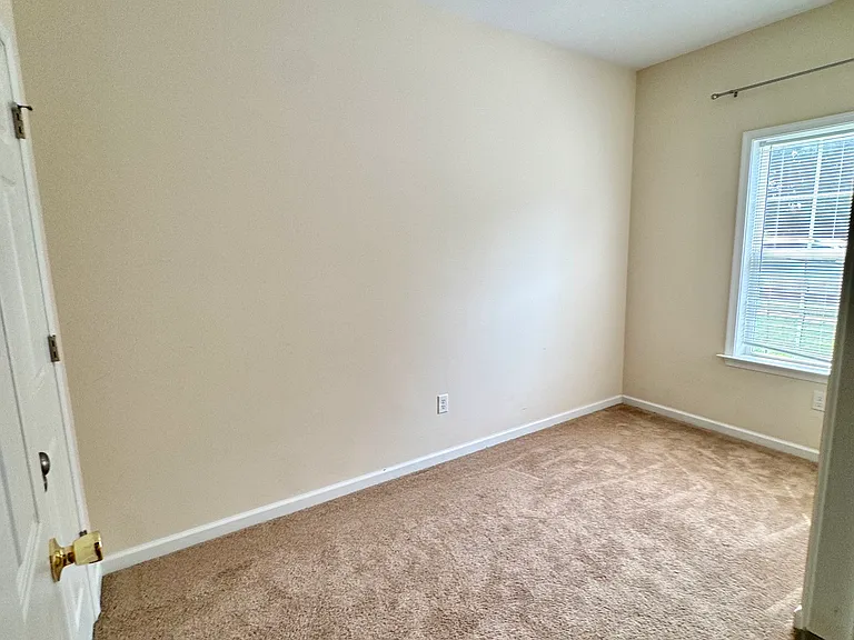 195 Moul Ave - Ground Level Bedroom 4