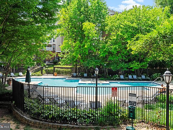 3rd image of 1504 Lincoln Way APT 116