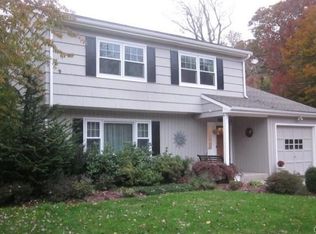 30 Devils Garden Rd, Norwalk, CT 06854