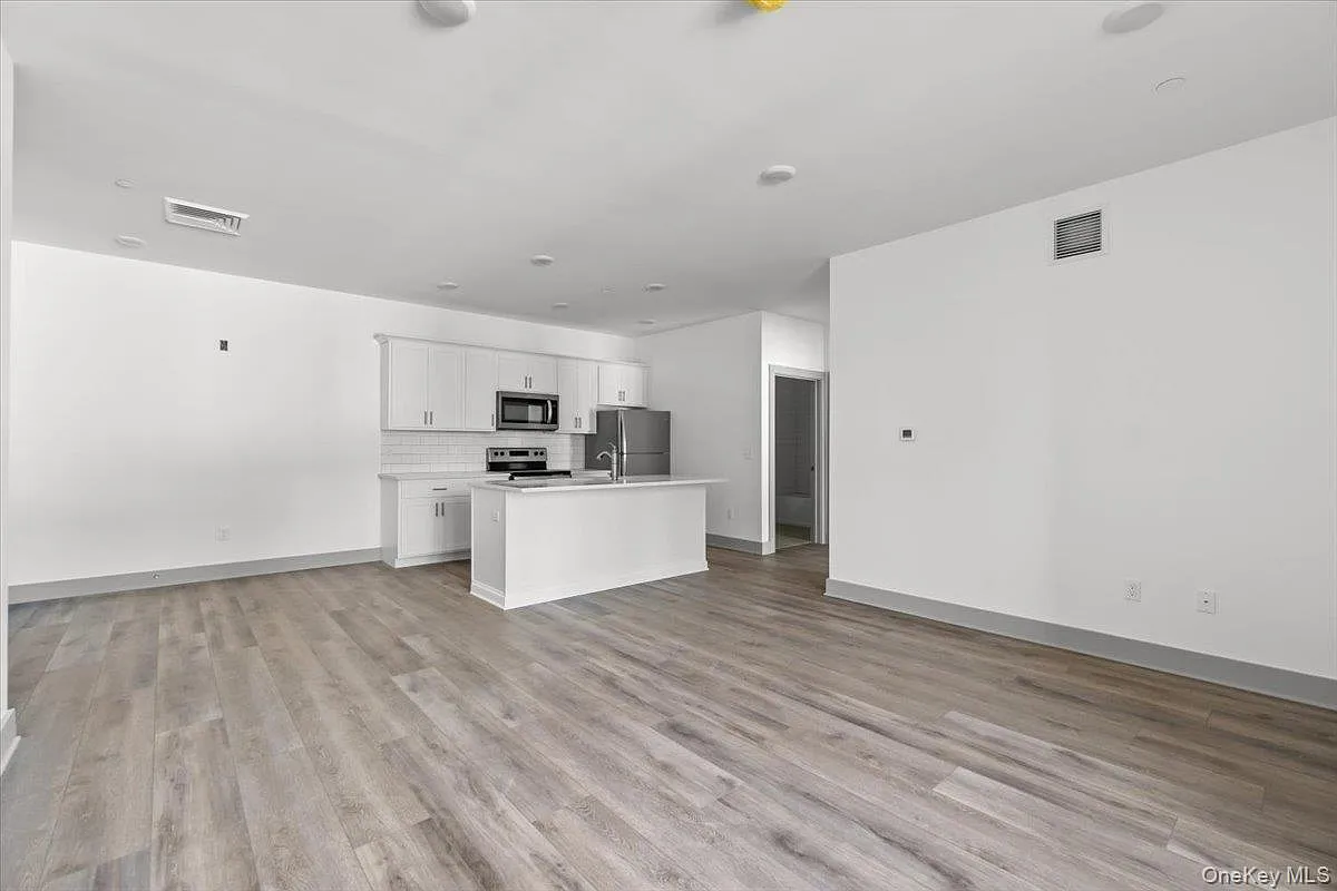 75 Forester Ave — Photo 4